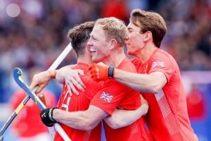 Britain, Argentina and Aussies into last eight of men's hockey, British and Spanish women through