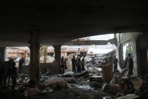 Israel keeps up strikes in Gaza as fears of wider war grow
