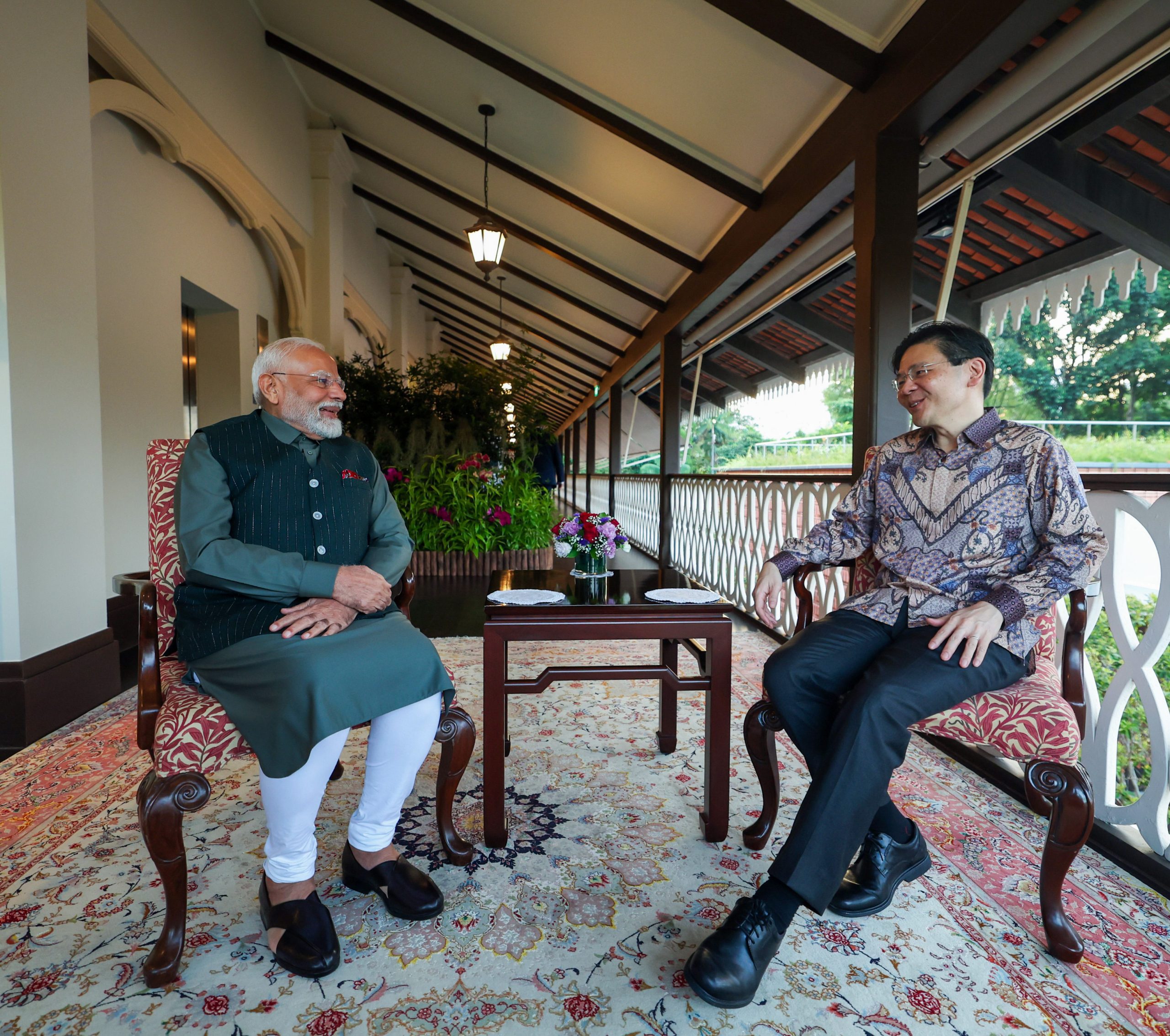 Singapore PM hosts informal dinner with PM Modi at Istana ahead of official talks