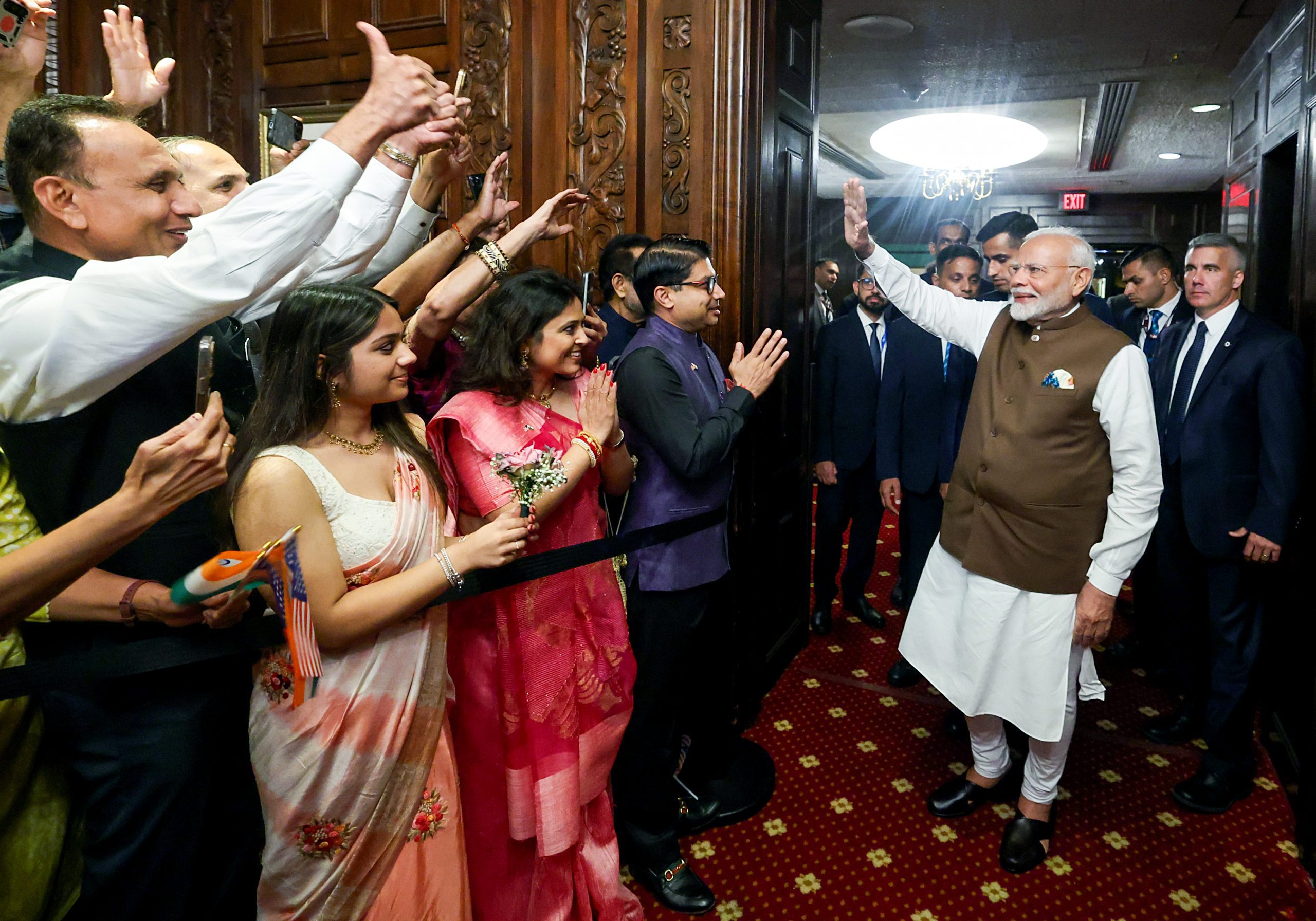 Indian diaspora welcomes PM Modi with garba and art