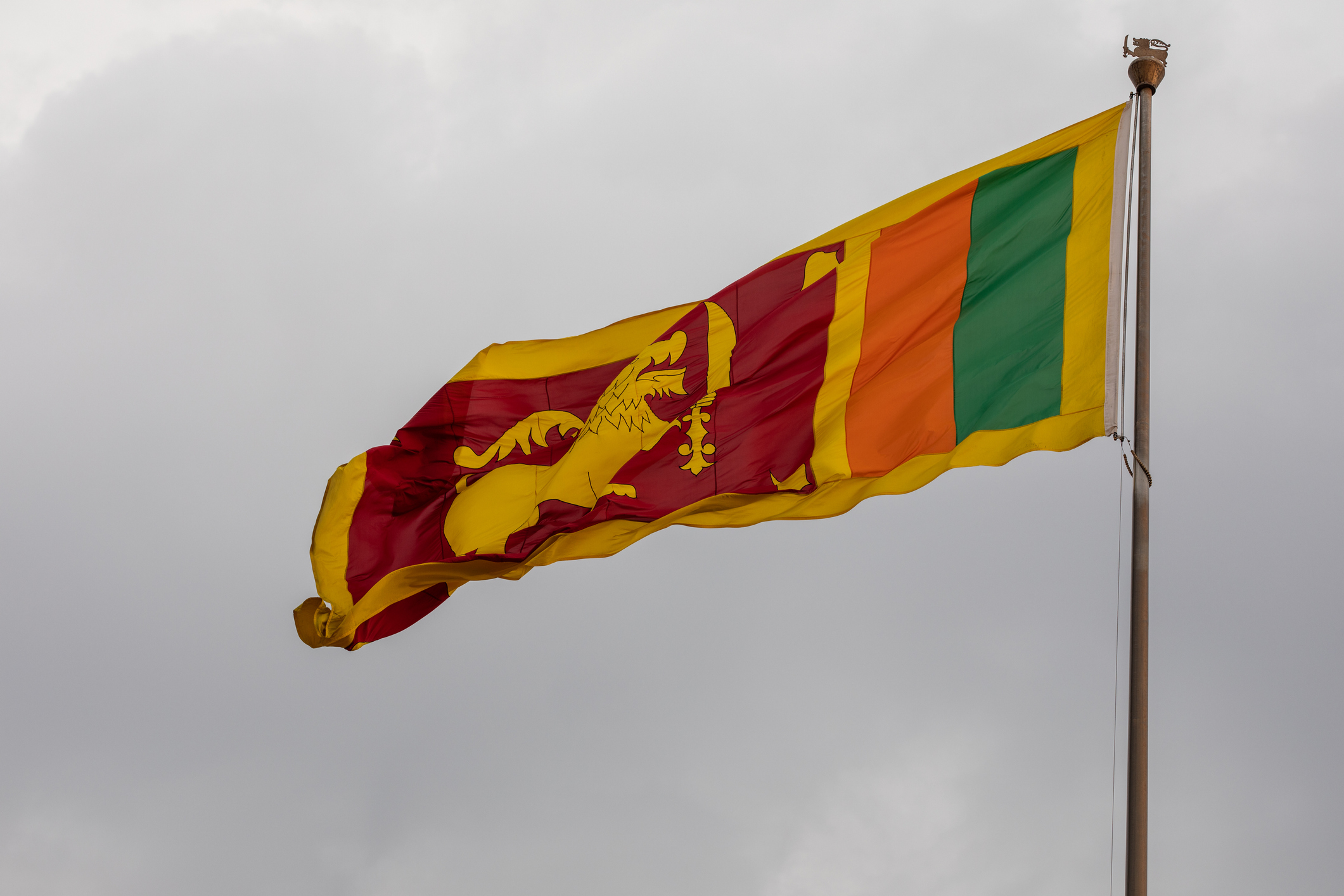 Sri Lankans vote with issues of welfare, economic reforms at stake