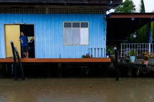 Flooding in Thailand maroons thousands in northern province