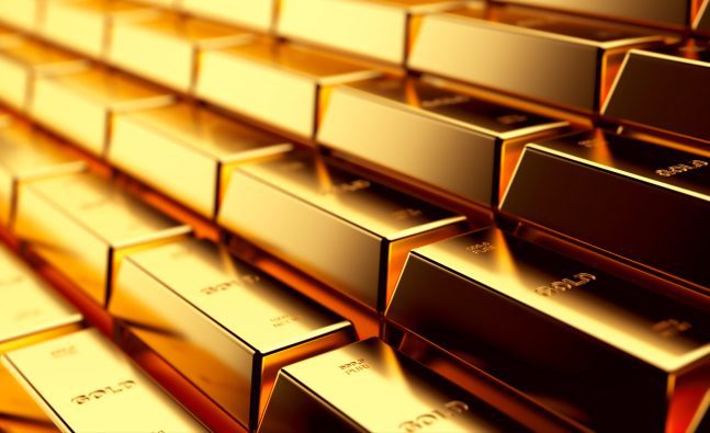 Gold prices hit record high of ₹76,899 per 10 grams amid global tensions and rate cut speculation