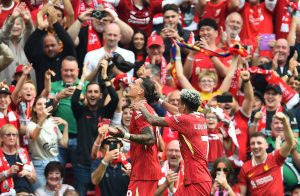 Liverpool back in groove, Chelsea thrash West Ham