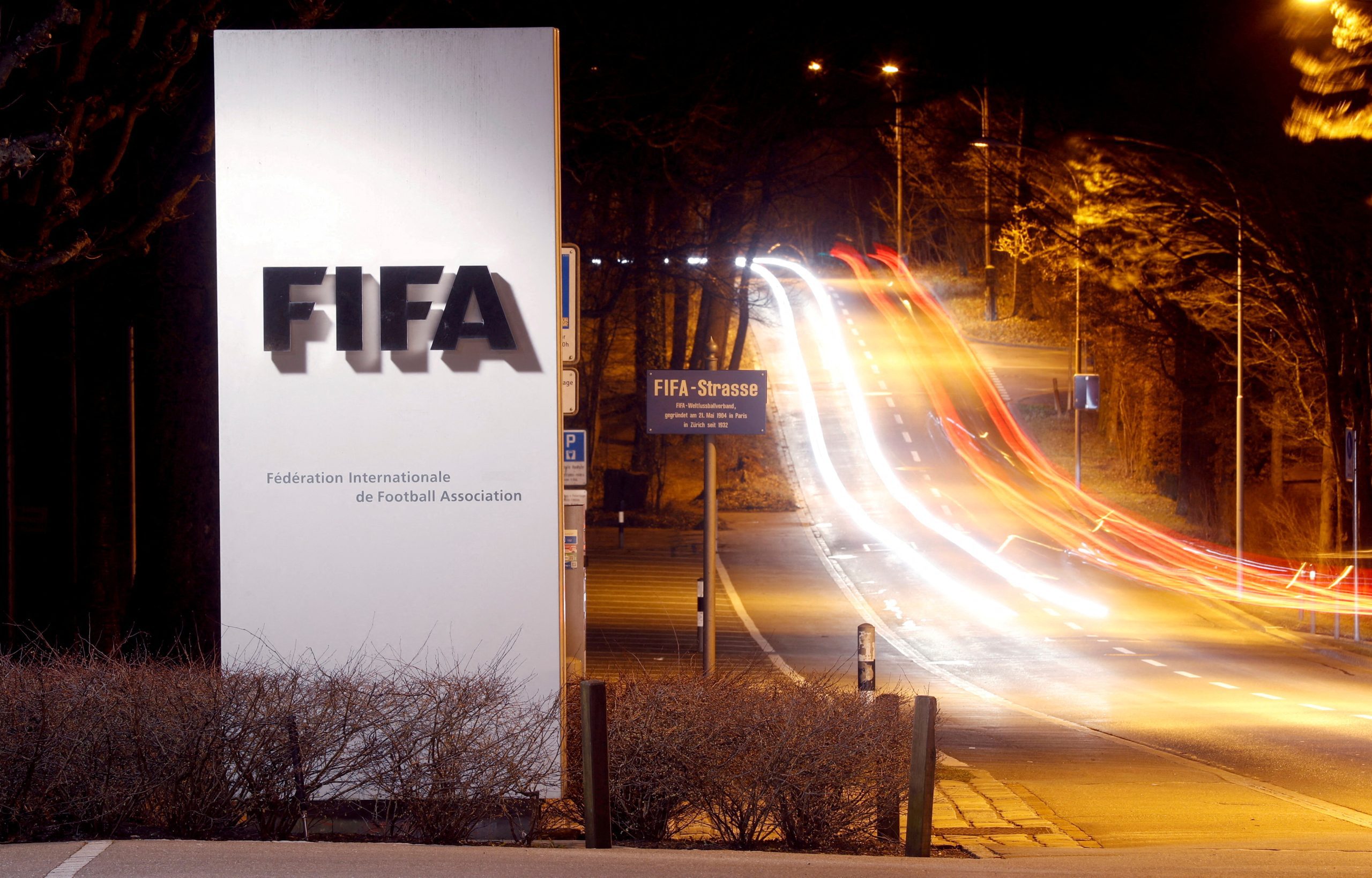 FIFA to open dialogue on transfer rules after EU verdict