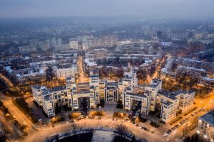 Russia pounds Ukraine's Kharkiv region, wounding 21
