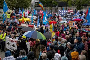 Thousands protest in Berlin against arms supplies to Ukraine