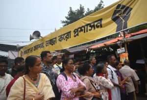 Bengal junior doctors end their hunger strike after meeting with CM Banerjee