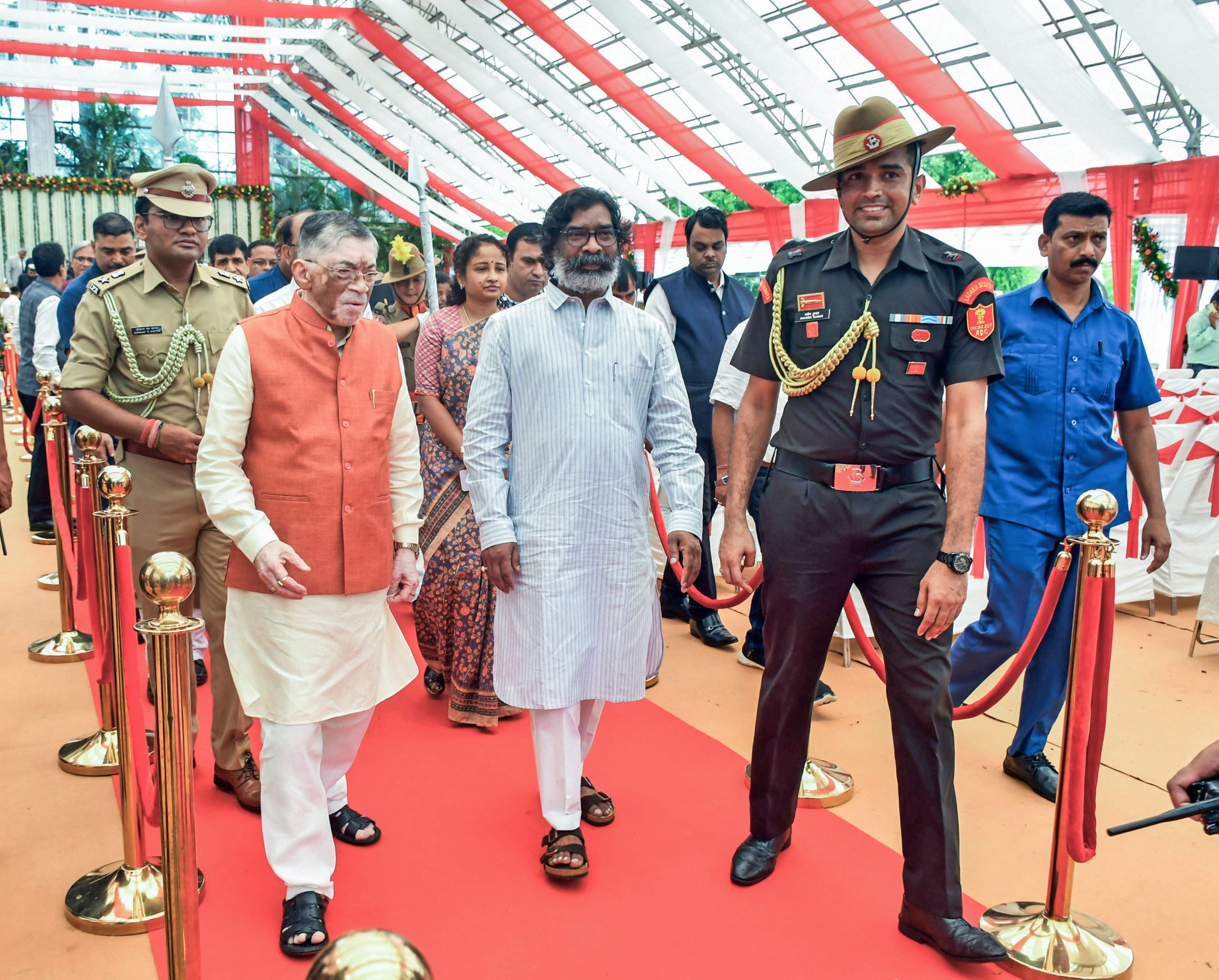 Hemant Soren sworn in as Jharkhand’s 14th CM, top INDIA Bloc leaders attend