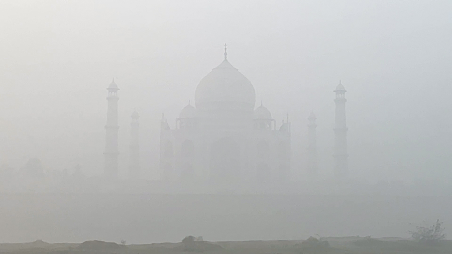 Dense fog blankets Taj Mahal, Delhi faces severe smog and air quality crisis