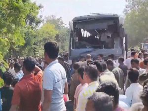 PM Modi condoles loss of lives in Maha tragedy, announces Rs 2 lakh solatium