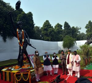 Who was Birsa Munda, whose 'Ulgulan' declared the end of British rule in Jharkhand?