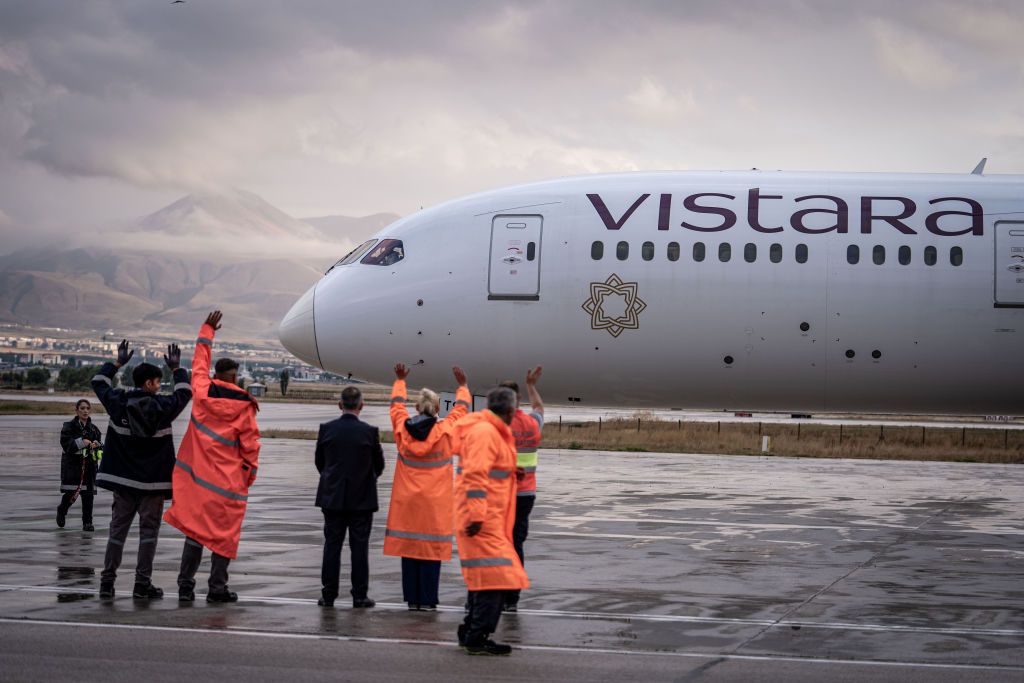 Vistara makes its final flight ahead of merger with Air India, passengers share emotional farewells