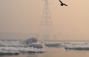 Delhi's air quality worsens as falling temperatures trap pollutants