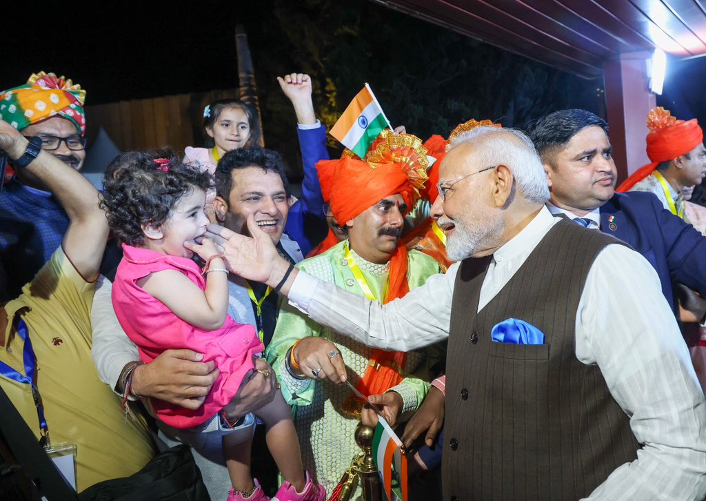 Heartwarming welcome for PM Modi from Indian diaspora in Nigeria