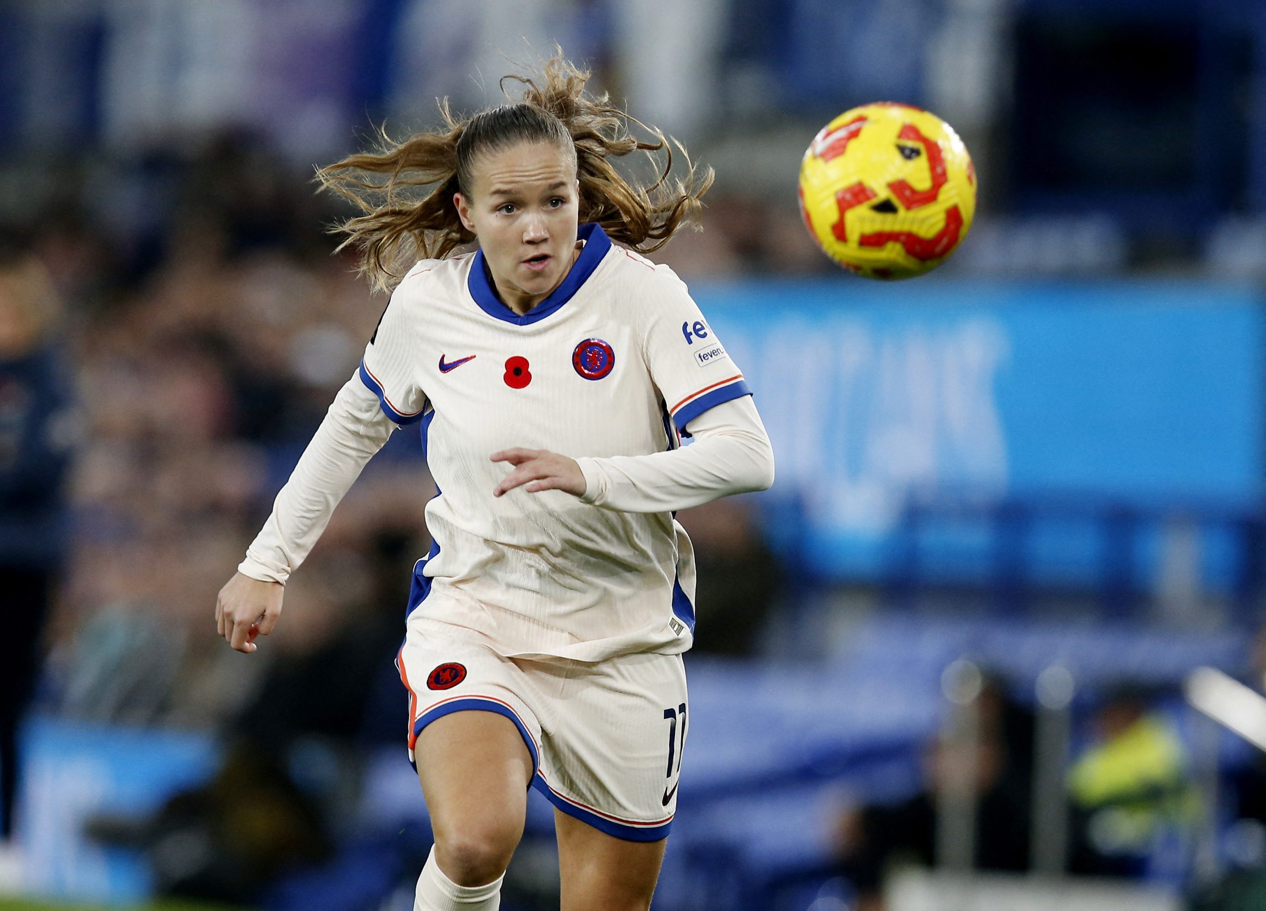 Chelsea thrash Everton 5-0, Man City stay top of WSL