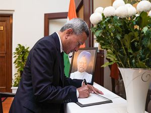 Singapore’s Foreign Minister pays tribute to Manmohan Singh, calls him "eminent statesman"