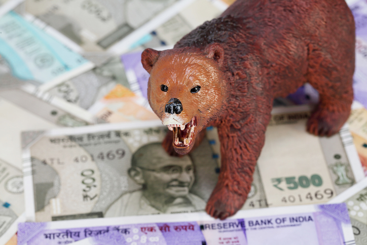 Bears colour stock market red ahead of Christmas, time for balanced investment strategy