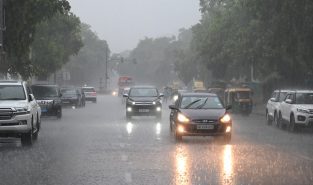 Cloudy skies bring relief from heat in Delhi-NCR