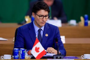 What options does PM Trudeau face in Canada's leadership crisis?