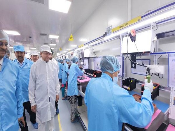 India Expands IT Hardware Manufacturing; Total Electronics Production rses to Rs. 9.80 lakh crore