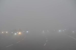 Fog disrupts flight, train services in Delhi