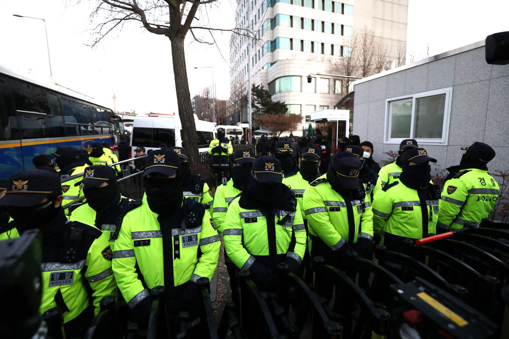 South Korean authorities fail to arrest impeached President Yoon due to security stand-off