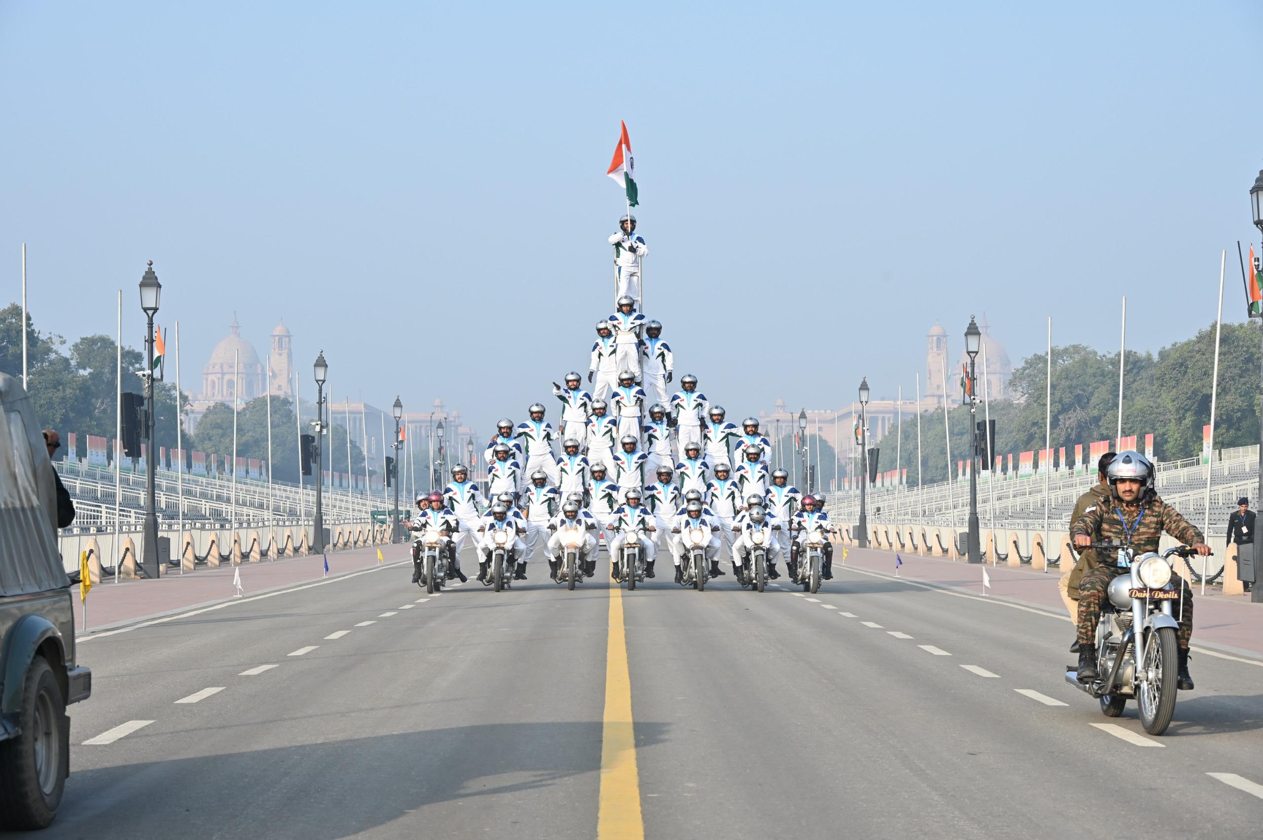 Indian Army’s Daredevils set new world record for highest human pyramid