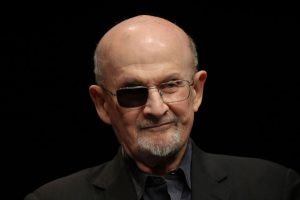Witnesses describe wordless knife attack on Salman Rushdie, 'The Satanic Verses' author