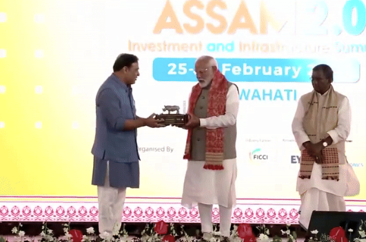 Assam CM Himanta Biswa Sarma felicitates PM Modi at Advantage Assam 2.0