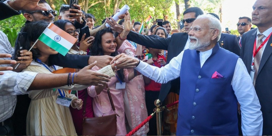 Indians in Mauritius welcome PM Modi with traditional Bihari Geet Gawai