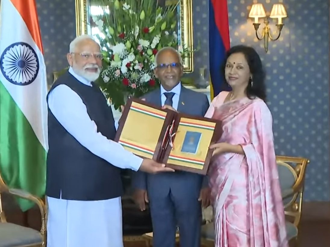 PM Modi hands over OCI cards to Mauritius President, First Lady