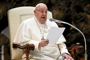 Pope Francis had two respiratory 'insufficiencies', back on ventilation, Vatican says