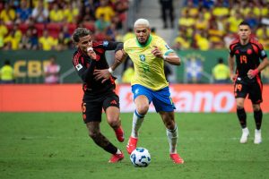 Last-gasp Vinicius Jr strike gives Brazil 2-1 win over Colombia