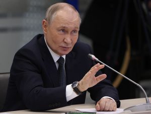 Putin suggests temporary administration for Ukraine to end war