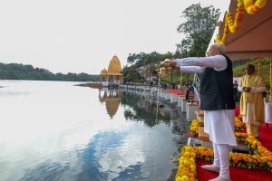 Mauritian devotees applaud PM Modi's act of reverence at Ganga Talao