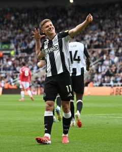 Newcastle United extend winning streak to five with 4-1 thumping of Man United