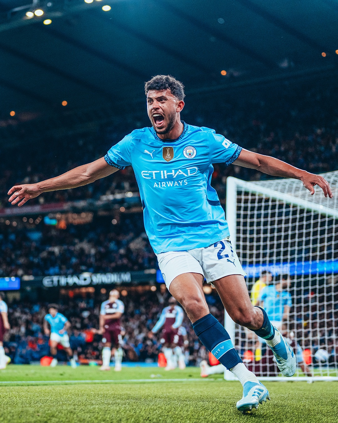 Late Nunes goal lifts Man City to thrilling 2-1 win over Villa