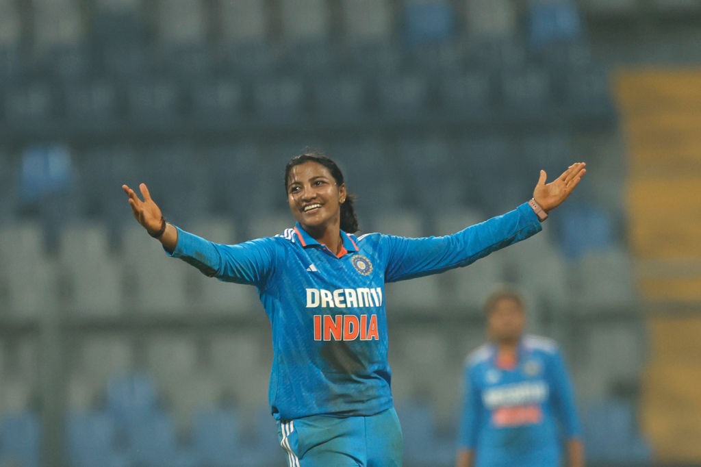 India clinch thriller against South Africa, top points table in women’s Tri-Nation series