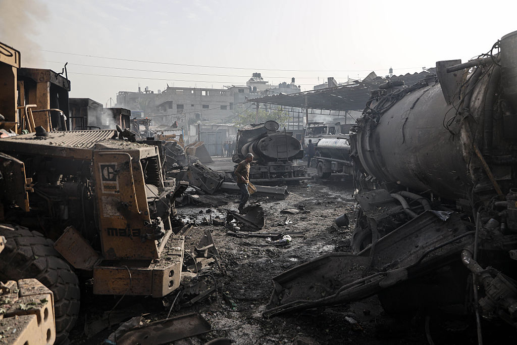 Israel steps up Gaza strikes; polio vaccination halted by blockade