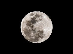 Gravity study shows why the moon's two sides look so different