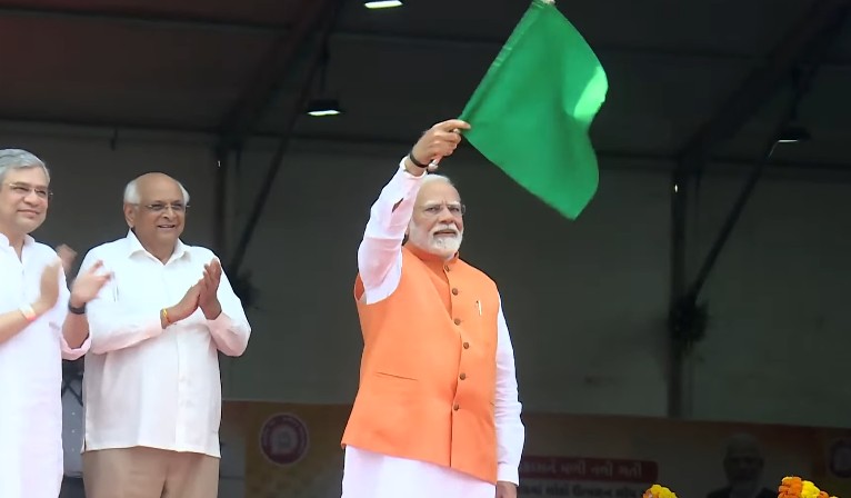 PM Modi inaugurates locomotive plant in Dahod; flags off first electric locomotive of the plant