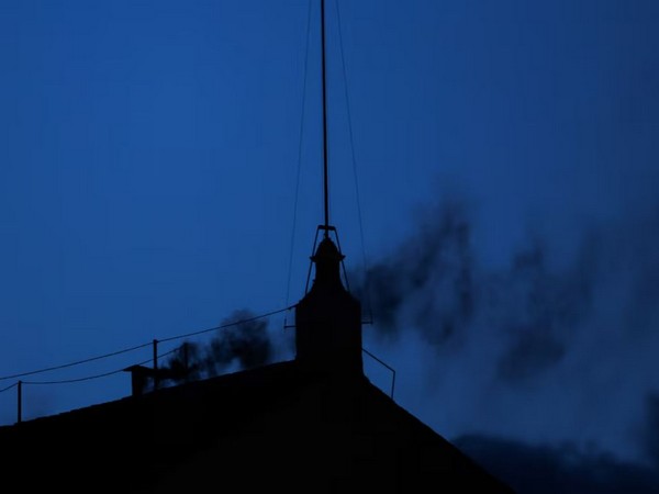 Cardinals fail to elect new pope on first day of conclave