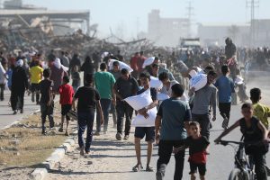 Deadly break in at UN warehouse as aid trickles into Gaza