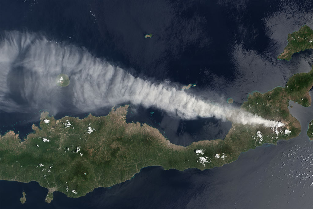 Indonesia raises alert to highest level for Lewotobi Laki-laki volcano