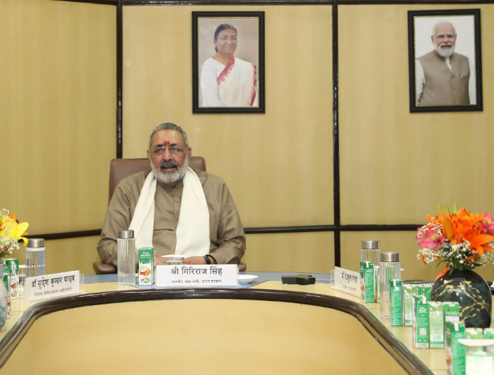 Giriraj reviews initiatives to boost textile value chain