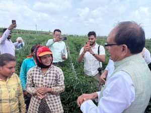 Shivraj Singh Chouhan interacts with farmers in Pune, announces tough measures against fake agro inputs