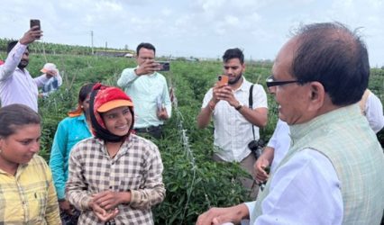 Shivraj Singh Chouhan interacts with farmers in Pune, announces tough measures against fake agro inputs