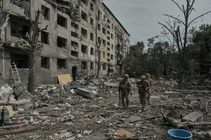 Russian attacks kill one in eastern Ukraine, one in the north