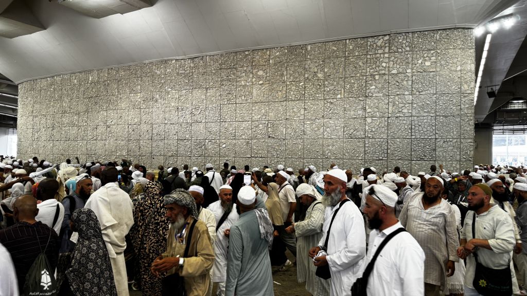Over 1.4 million pilgrims begin Hajj journey as Saudi Arabia implements unprecedented heat safety measures